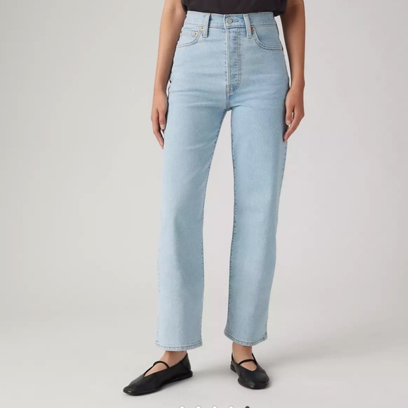 Levi's Women's Ribcage Straight Ankle Jeans in Light Wash High Rise Size 30 - Picture 1 of 13